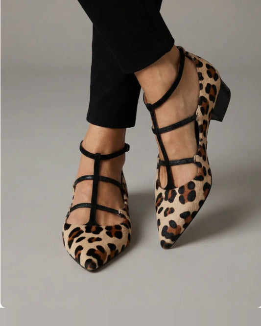 Calzado Tacón con tira leopardo