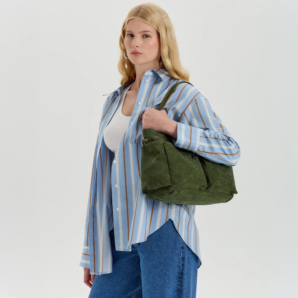 Kanna corduroy crossbody bag with adjustable strap and zippered pockets