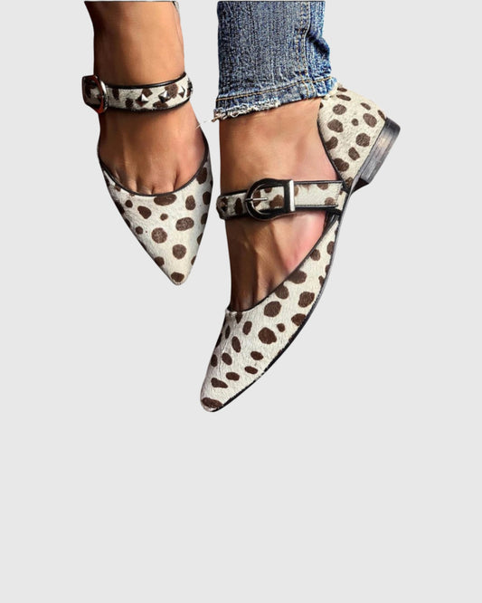 Calzado Mary Jane con tachas