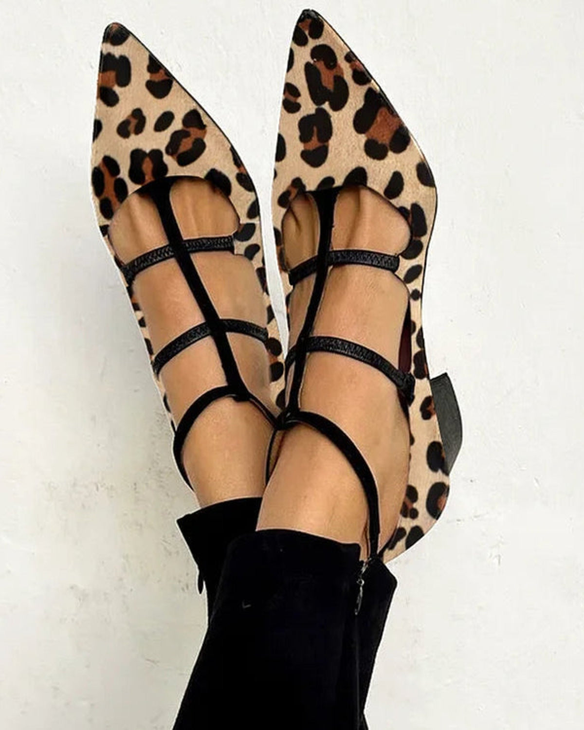 Calzado Tacón con tira leopardo